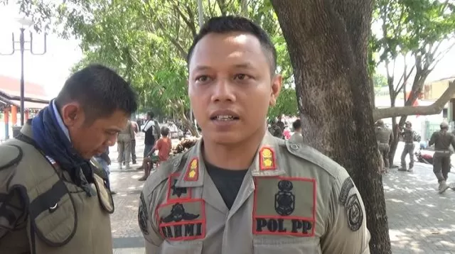 Kepala Seksi Operasi dan Pengendalian Satpol PP Banjarmasin, Noorfahmi Arif Ridha. | Foto: Dutatv.com