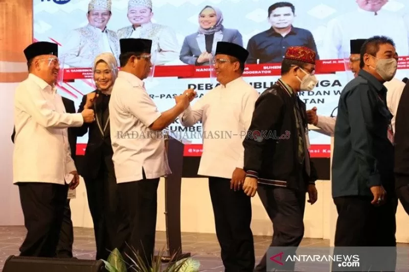 MASIH KETAT: Para kandidat gubernur Kalsel saat debat pertama 2020 silam. | FOTO: DOK