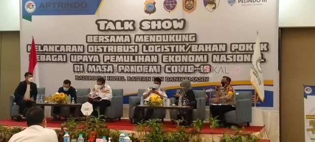 DUDUK BERSAMA: Pertemuan antara Polda Kalsel, Aptrindo, Pelindo, Dinas Perhubungan dan lainnya di Hotel Rattan Inn, kemarin (22/7). | FOTO: MAULANA/RADAR BANJARMASIN