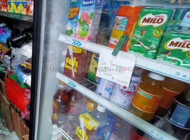HARGA NAIK: Minuman susu kalengan untuk menangkal COVID-19 jelas klaim yang belum terbukti uji klinis. | FOTO: ENDANG SYARIFUDDIN/RADAR BANJARMASIN