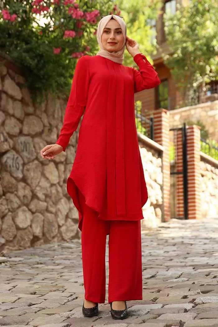 NYAMAN DIPAKAI: Tunik set berbahan rayon termasuk best seller. Selain terjangkau, bahan rayon juga terkenal adem dan lembut di kulit.