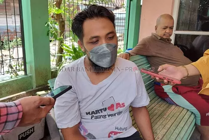 SIKAP: Pemilik lahan, Arifudin dan Ahmad bin Thalib ketika ditemui Kamis (14/10). Keduanya, belum sepakat dengan harga yang ditawarkan oleh pemko. | FOTO: WAHYU RAMADHAN / RADAR BANJARMASIN