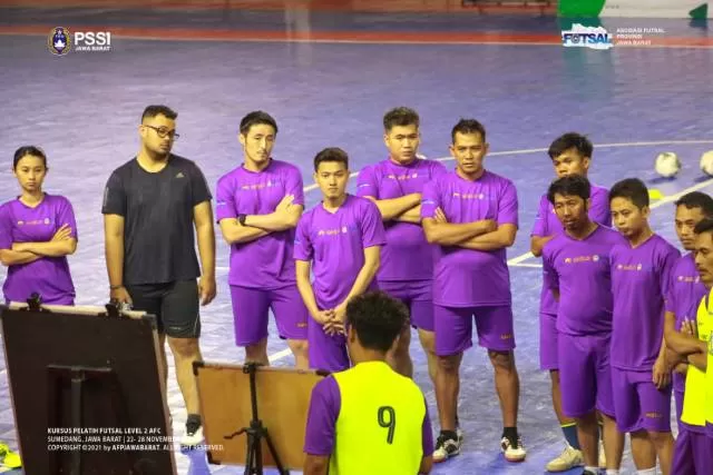 NAIK LISENSI: Satu-satunya peserta dari Banjarmasin, Wahyu Ramadhan mengikuti kursus kepelatihan lisensi AFC futsal level 2 di GOR Jatinangor, Jawa Barat pada 22-28 November.