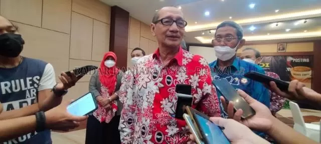 WAWANCARA: Ketua FKPT Kalsel, Aliansyah Mahadi seusai acara NGOPI COI di Hotel Roditha, kemarin (29/12). | FOTO: MAULANA/RADAR BANJARMASIN