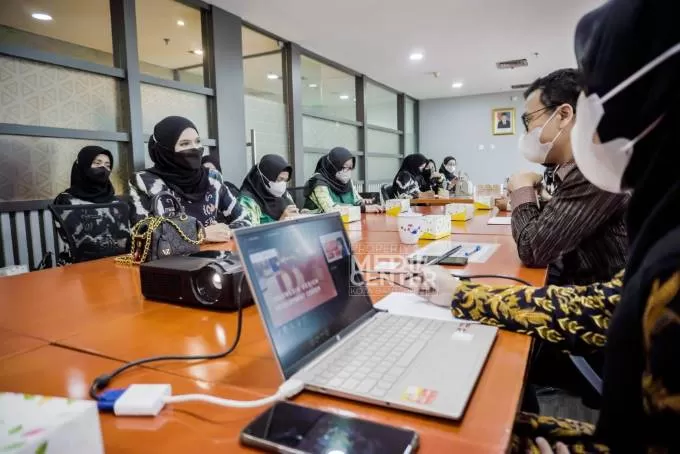 PERJUANGAN UMKM BANJARBARU: Vivi Mar’I Zubedi saat melaksanakan kunjungan kerja ke Kantor Kementerian Perdagangan (Kemendag) RI, pada Jumat (2/12).