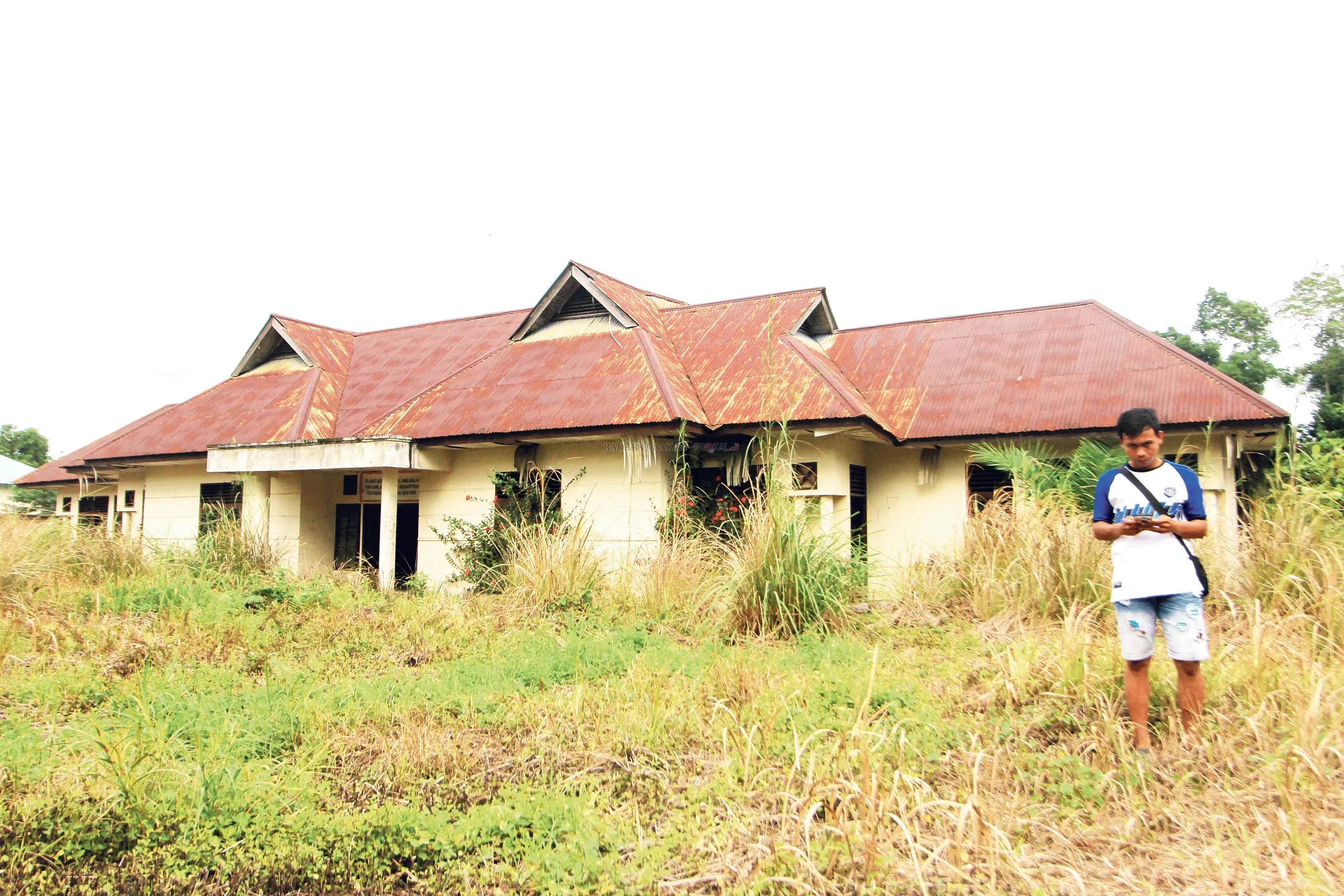 AKAN DIFUNGSIKAN: Eks kantor Kecamatan Tanjung Selor nantinya akan difungsikan kembali. BPBD Bulungan bakal menempatinya meski bangunan tersebut sudah cukup lama terbengkalai.