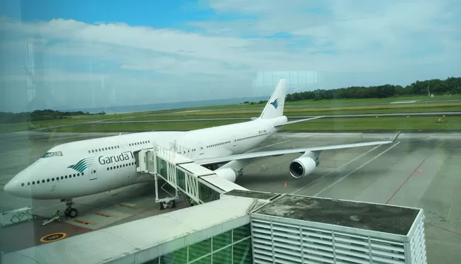 Garbarata di Bandara SAMS Sepinggan Balikpapan membuat 454 calon jamaah haji nyaman dan aman memasuki pesawat.