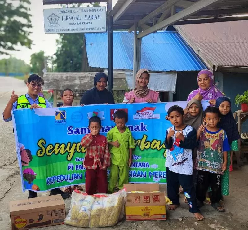 SANTUNAN: Dengan program Senyum Berbagi, PT PAMA BPOP menyalurkan santunan kepada anak yatim dan kaum duafa.