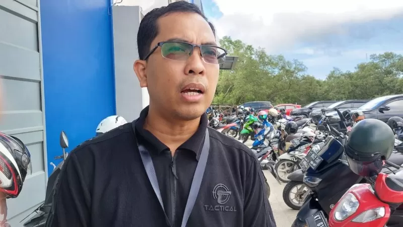 Komisioner Bawaslu Balikpapan Ahmadi Aziz mengatakan Bawaslu Balikpapan sedang menangani dugaan politik uang oleh dua caleg dan pelanggaran etik oleh Panwaslu. (Foto : Erik Alfian/Prokal.co)