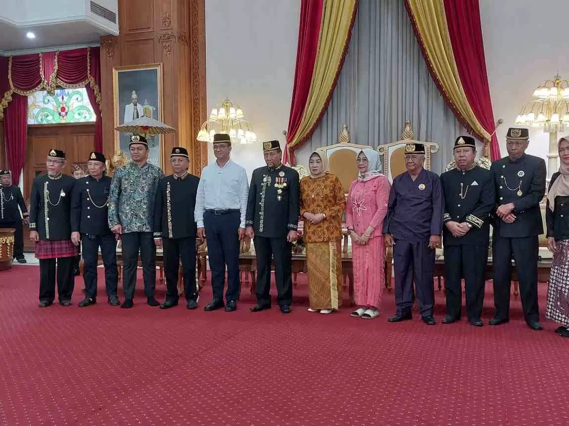 Kedatangan Capres nomor urut 1, Anies Baswedan saat menyambangi Kesultanan Kutai Kartanegara Ing Martadipura (Elmo/Prokal.co)