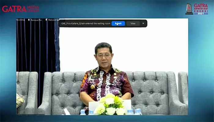 PENGHARGAAN: Wakil Gubernur Kaltara Dr Yansen TP, M.Si saat menerima penghargaan di ajang Gatra Apresiasi Energi 2021, secara virtual, Kamis petang (30/9).