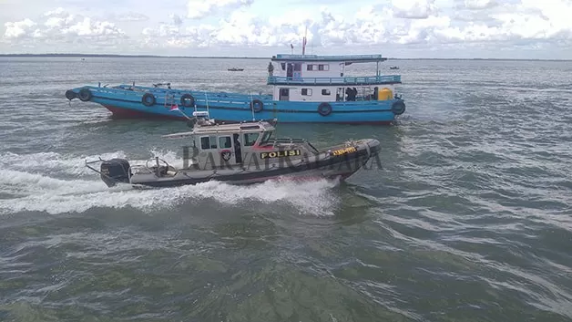 ANTISIPASI KERAWANAN: Ditpolairud Polda Kaltara melakukan simulasi untuk mencegah kerawanan di wilayah perairan Kaltara.