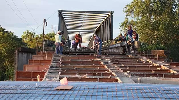 SIAPKAN ANGGARAN: Pengerjaan oprit Jembatan Salimbatu yang akan segera dilakukan pengecoran, agar tahun depan bisa fungsional.
