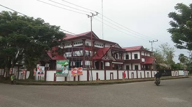 PINJAM PAKAI: Gedung KNPI Bulungan yang berlokasi dekat Lapangan Ahmad Yani Tanjung Selor akan digunakan sementara untuk Kejati Kaltara bila sudah terbentuk.