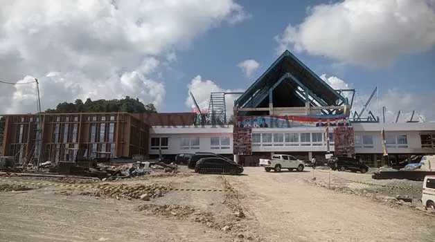 BELUM SELESAI: Bangunan gedung DPRD Kaltara yang diberi addendum selama 50 hari agar bisa diselesaikan secepatnya.