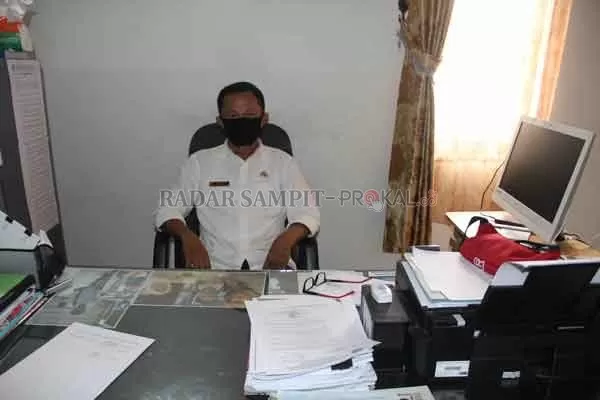 Plt Kepala Distranakerkop dan UKM Kabupaten Gumas Sudin