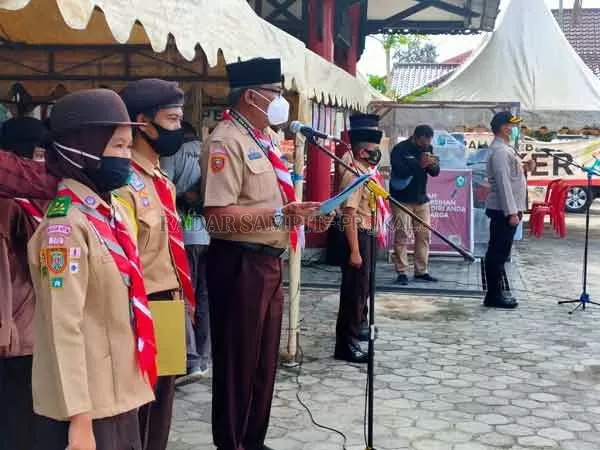 PEMBUKAAN: Upacara pembukaan kegiatan JOTA JOTI yang di gelar di Kantor Diskominfo Kotim, Jumat (16/10).(YUNI/RADAR SAMPIT)