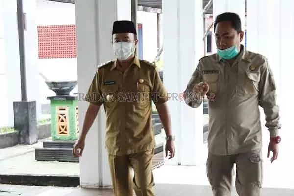 Bupati Kabupaten Seruyan Yulhaidir dalam sebuah kesempatan mengingatkan warga untuk terus taat protokol kesehatan.(DOK.RADAR SAMPIT)