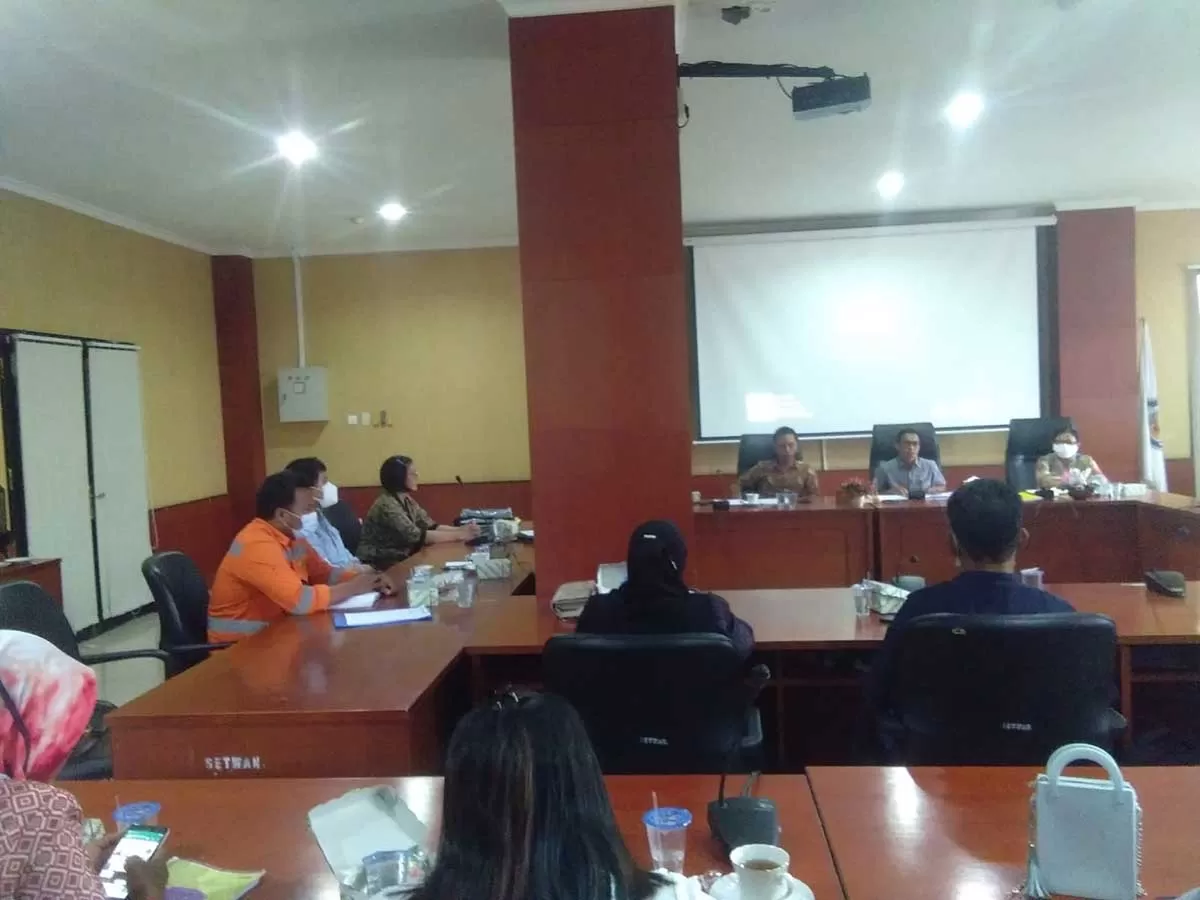 RDP: Rapat dengar pendapat antara 6 pengurus Koperasi, PT Indo Muro Kencana dan Komisi III DPRD Murung Raya, Senin (29/11).