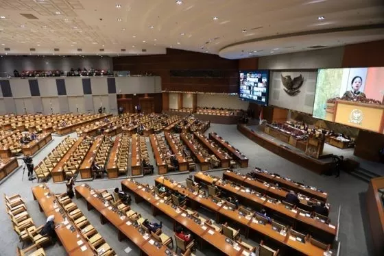 Foto Rapat DPR RI (Jawapos) - suratdokter.com