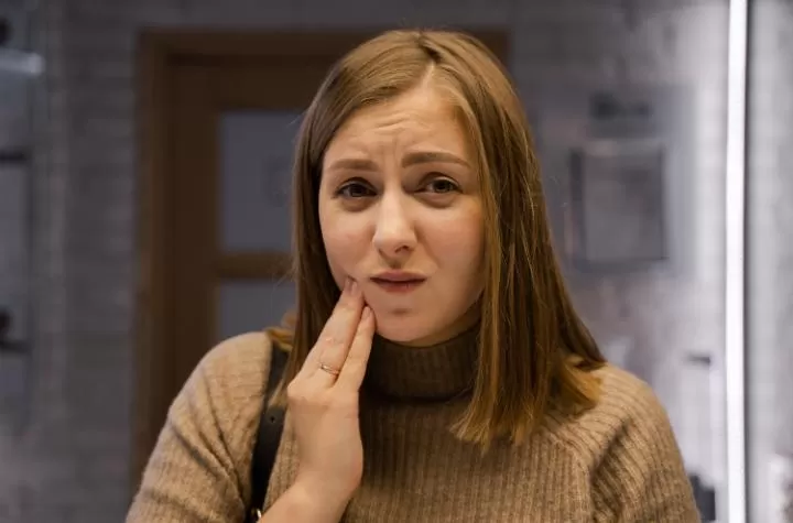 https//www.pexeles.com/id-id/pencarian/sakit%20gigi/