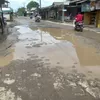 Dikeluhkan Warga, Jalan Rusak di Kampung Asem Desa Babelan Kota Tak Kunjung Diperbaiki 
