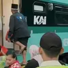 Kereta Api Khusus Petani-Pedagang Resmi Beroperasi, Para Penumpang Terlihat Antusias Nikmati Gerbong Baru dengan Tiket Seharga Rp3.000
