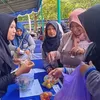 Ribuan Warga Padati Pasar Murah Pemkab Rembang, Paket Sembako Rp77 Ribu Ludes Sejak Pagi