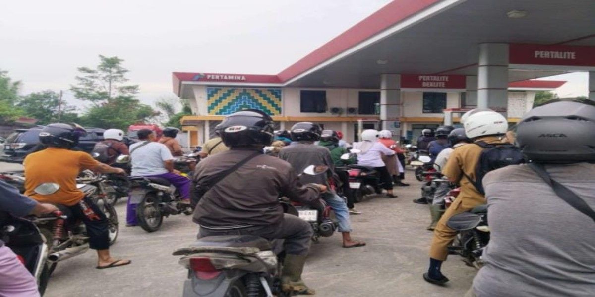 Empat Hari BBM Langka di Sintang, Bupati Desak Pertamina Bangun Supply Point Sanggau