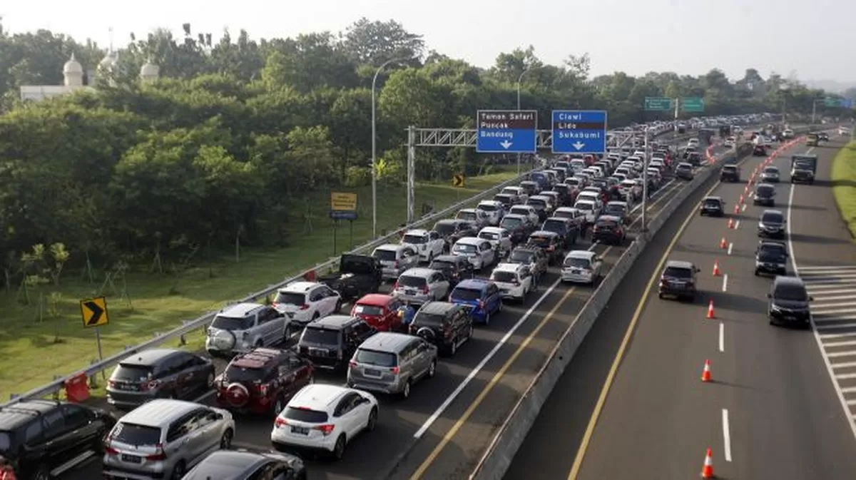 Jalur Puncak Macet. (suara.com/Antara)