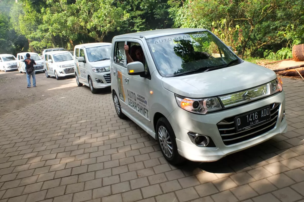 Suzuki Karimun Wagon R. (Hops)