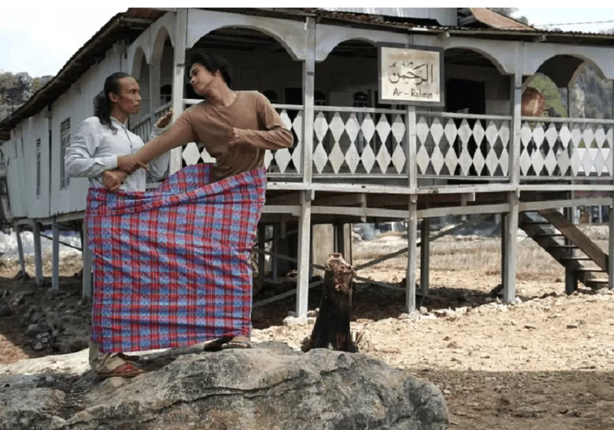 Tarung Sarung, tardisi budaya sulawesi selatan (Source: HO/Netflix)