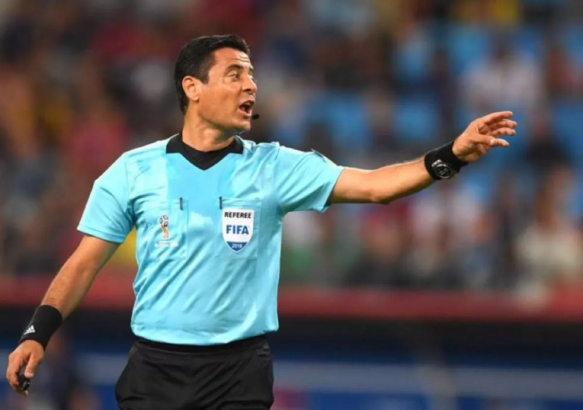 Mantan wasit LIGA 1, Alireza Faghani bakal mempimpin laga Piala Dunia 2022 Qatar. 