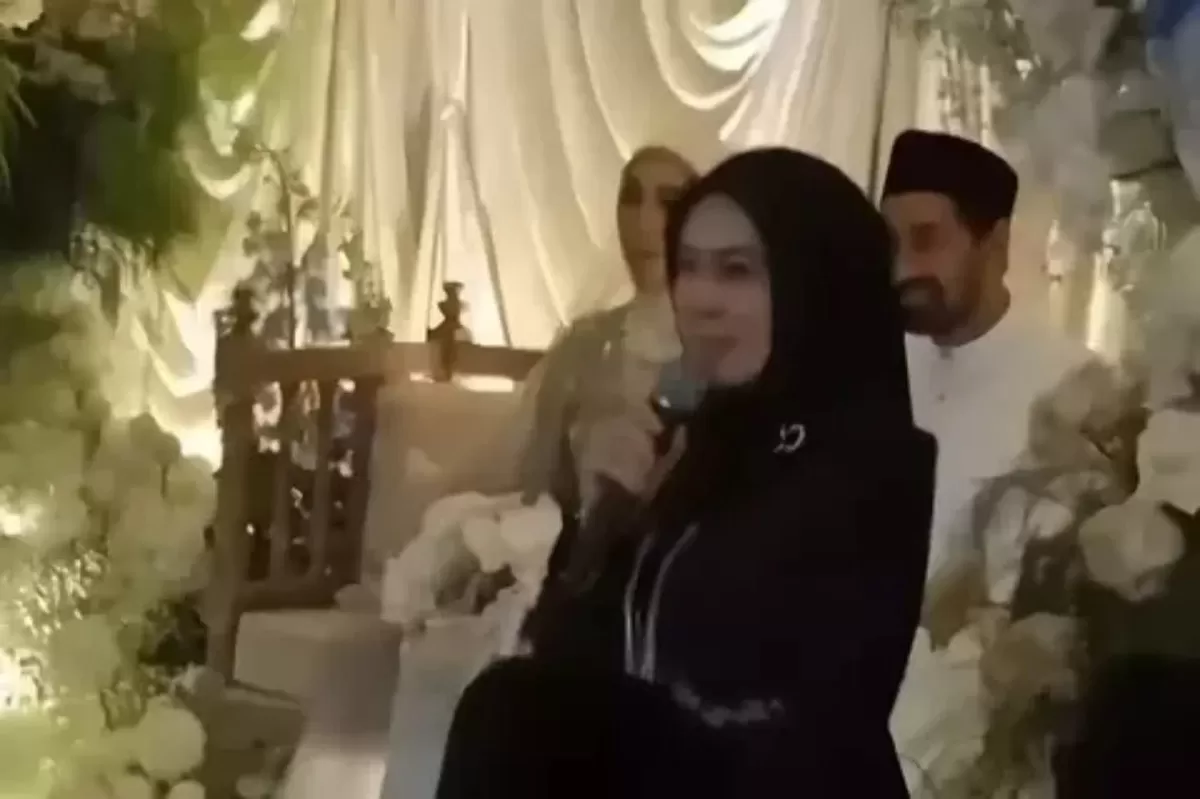 Diduga Menikah Lagi, Gubernur Aceh Muzakir Manaf Terekam Duduk di Pelaminan Bersama Pengusaha Malaysia (Istimewa)
