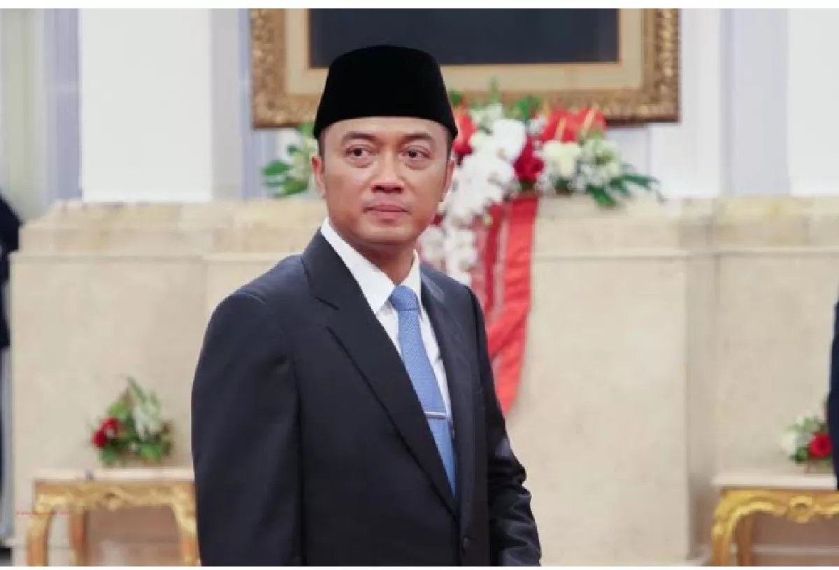 Prasetyo Hadi Pastikan Surat Mundur Petinggi OJK Diproses (Foto : Sekretariat Negara)