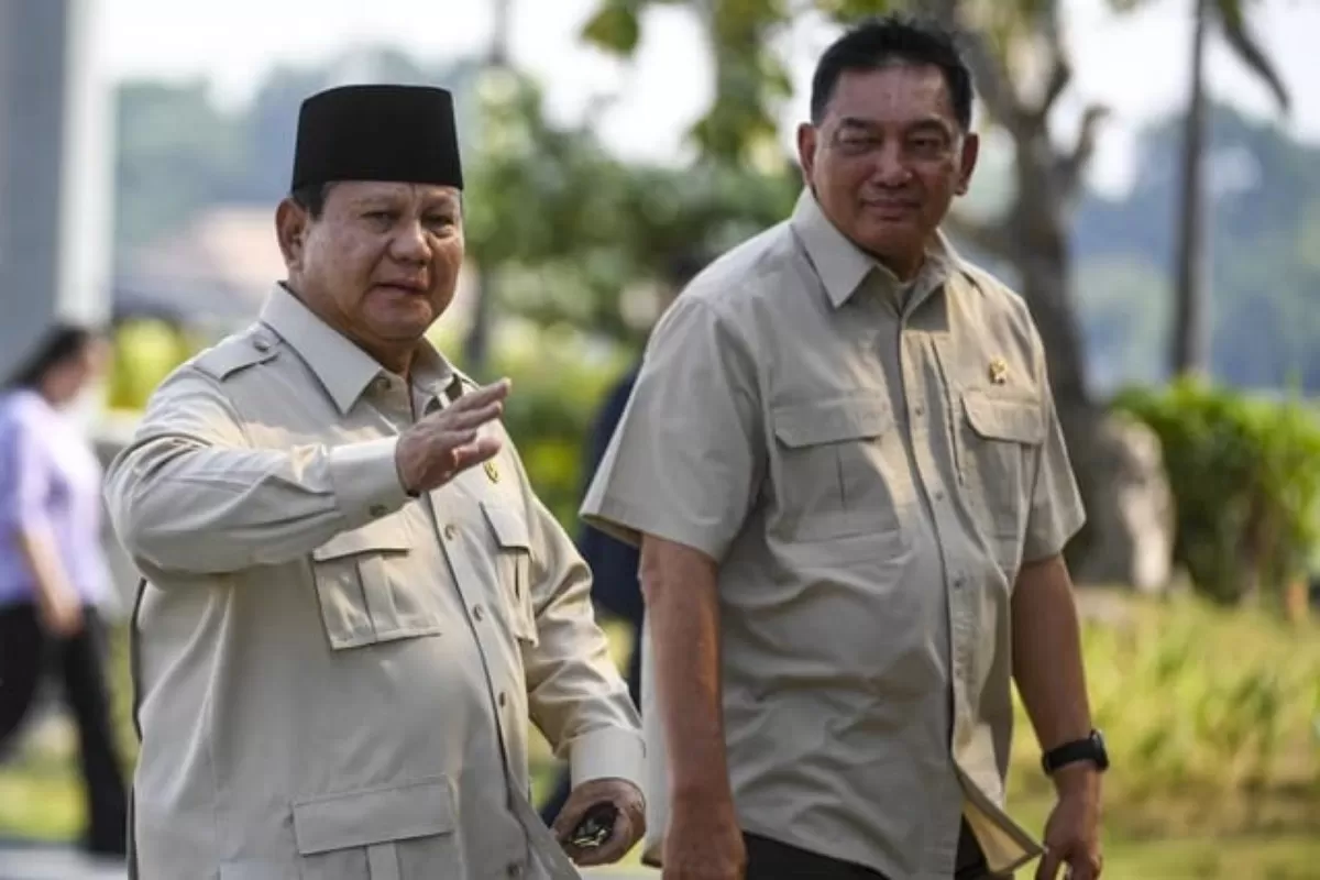 Potret Menhan Sjafrie bersama Presiden Prabowo Subianto. (Muhammad Adimaja/ANTARA FOTO)