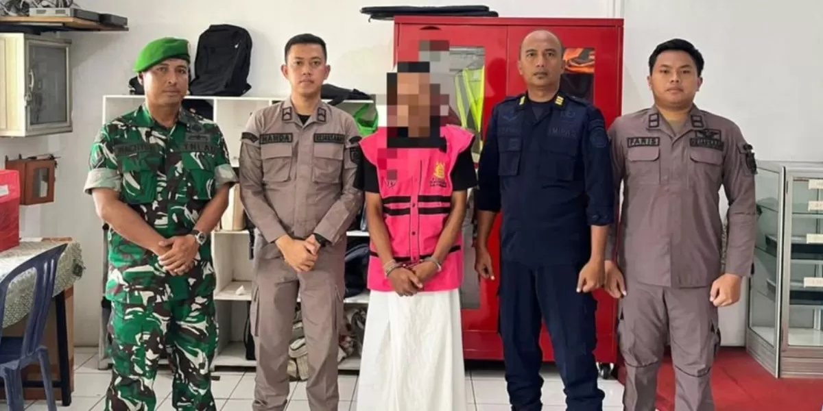 Menyoroti guru honorer di Probolinggo, Jawa Timur yang menjadi tersangka usai diduga rangkap jabatan jadi pendamping lokal desa.  (Instagram.com/@undercover.id)