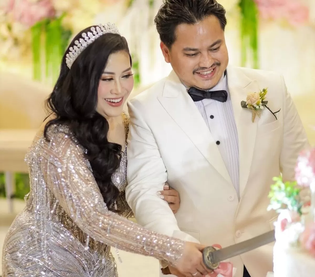 Respons suami Boiyen Pesek, Rully Anggi diperbincangkan lagi setelah terkena kasus dugaan penipuan dan penggelapan dana. (Instagram.com/@boiyenpesek)