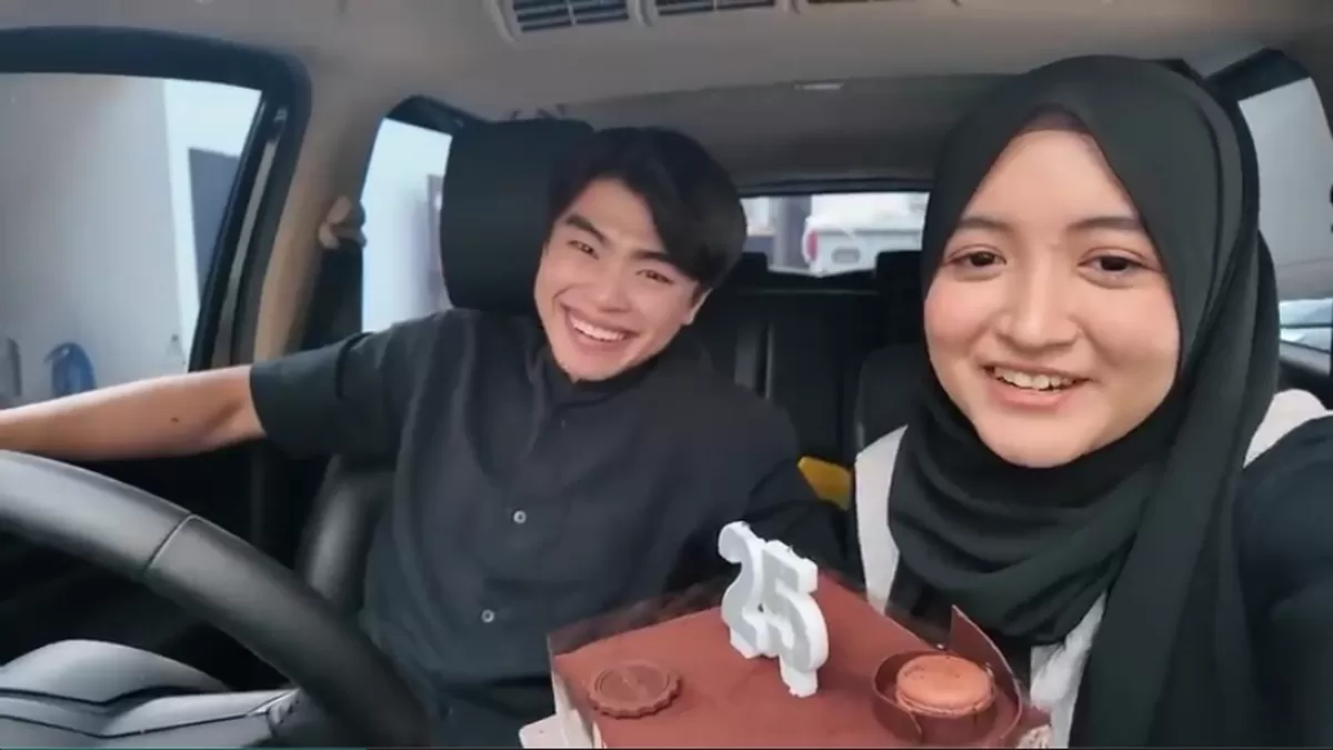 Pernyataan Steven Wongso yang menyebut sekarang menyesal pernah menghadiahi Arafah Rianti sebuah tas mewah bikin publik heboh.  (YouTube.com/@Arafah Rianti.)