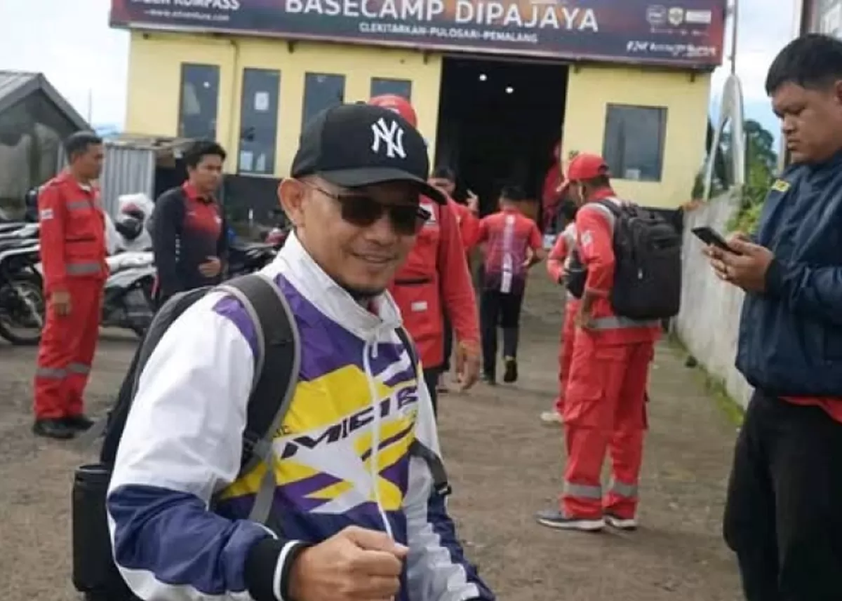 Dhani Rusman, ayah yang ikut mendaki Gunung Slamet demi mencari sang anak yang hilang (Facebook/Pendaki Gunung Indonesia)