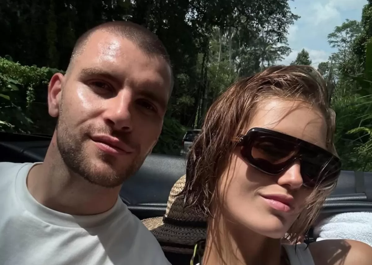 Maarten Paes menikmati waktu liburan bersama sang kekasih, Luna Bijl, di Bali. (Instagram/folksy_football)
