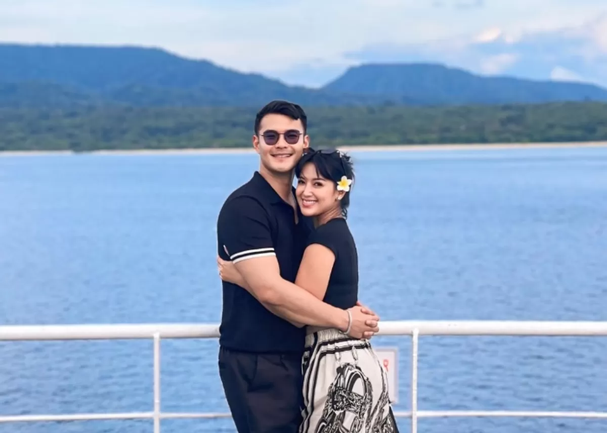 Romantisnya Kevin Andrean dan Sylvia Fully di pernikahan yang ke-5 tahun. (Instagram/@kev_andrean.)
