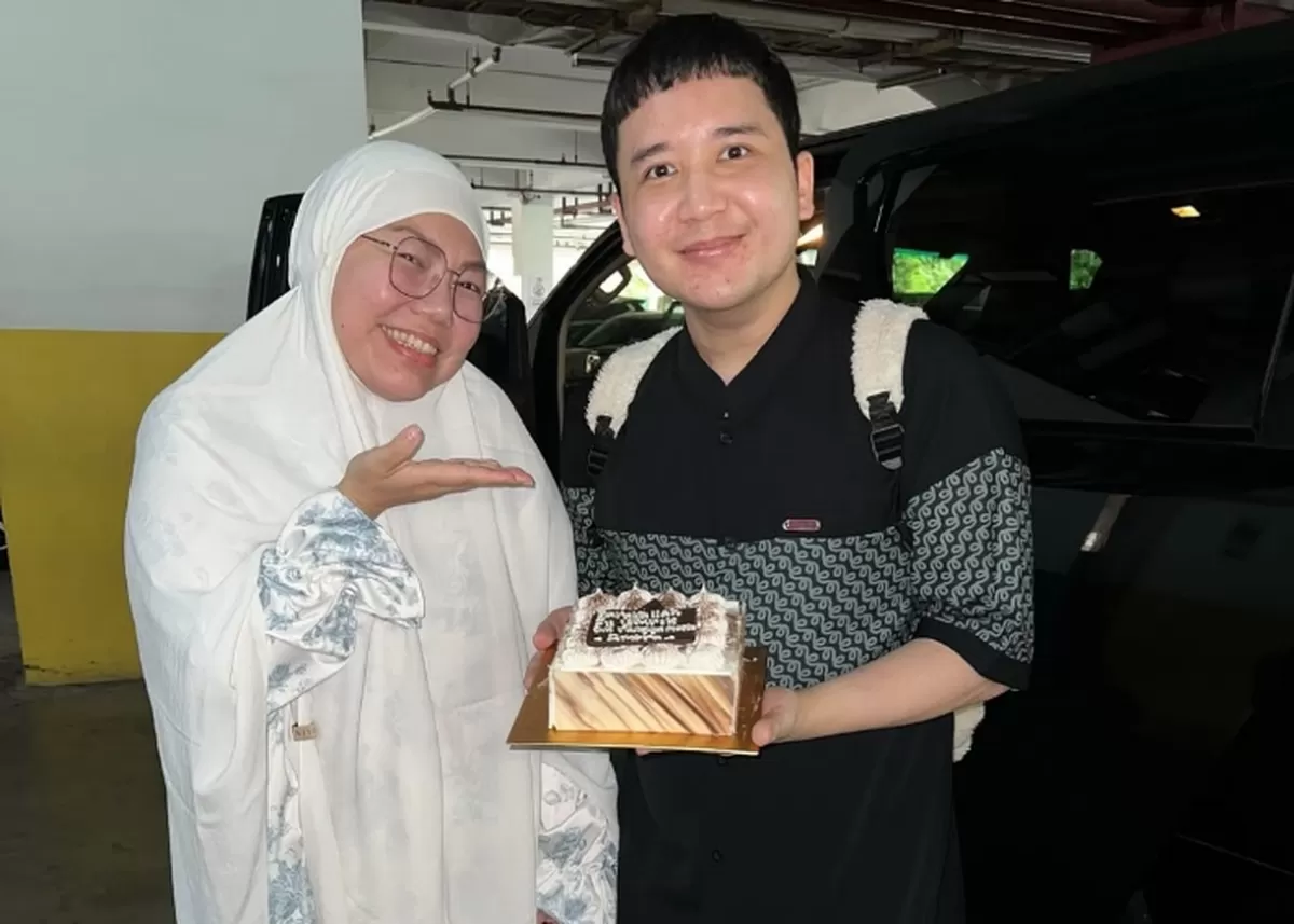 Rangga Dewamoela ulang tahun ke-38 dengan berangkat umrah. (Instagram/@ranggamoela)