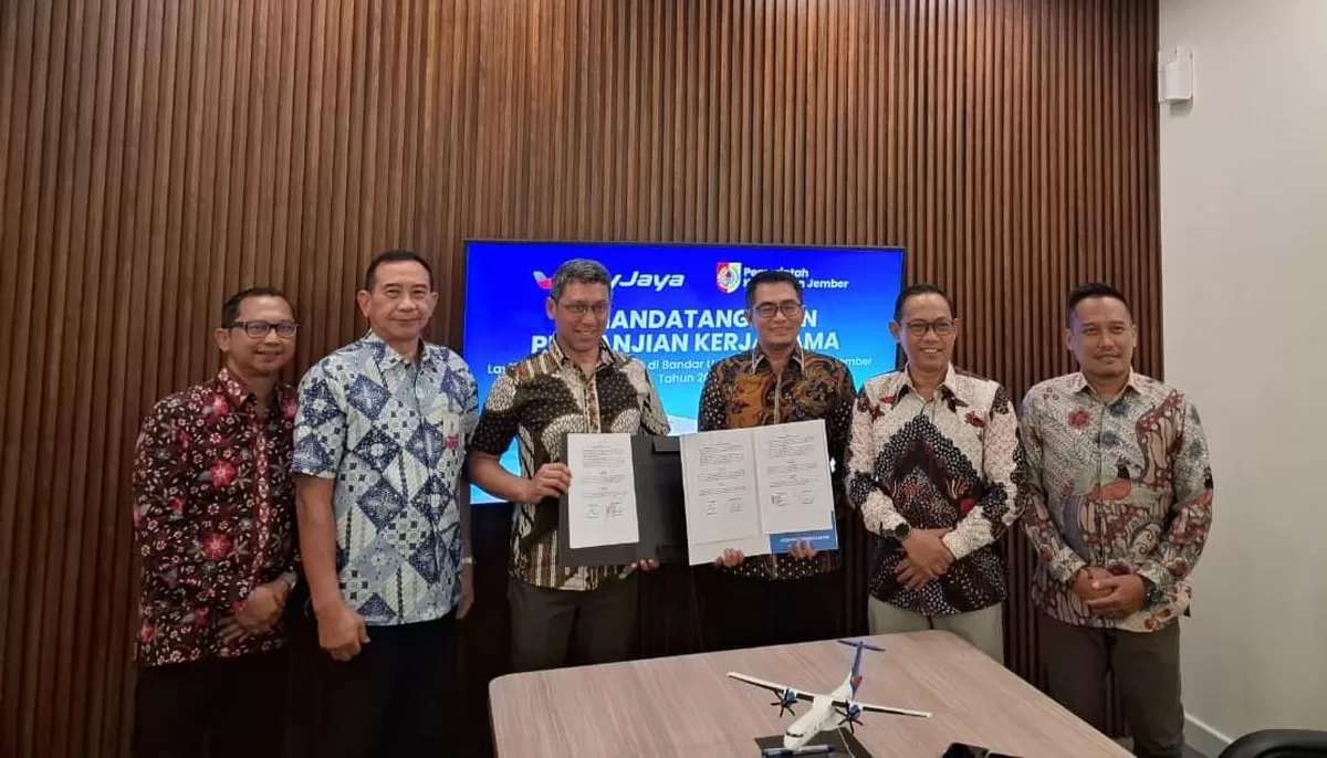 Pemkab Jember dengan Fly Jaya. (Dok Diskominfo Jember)
