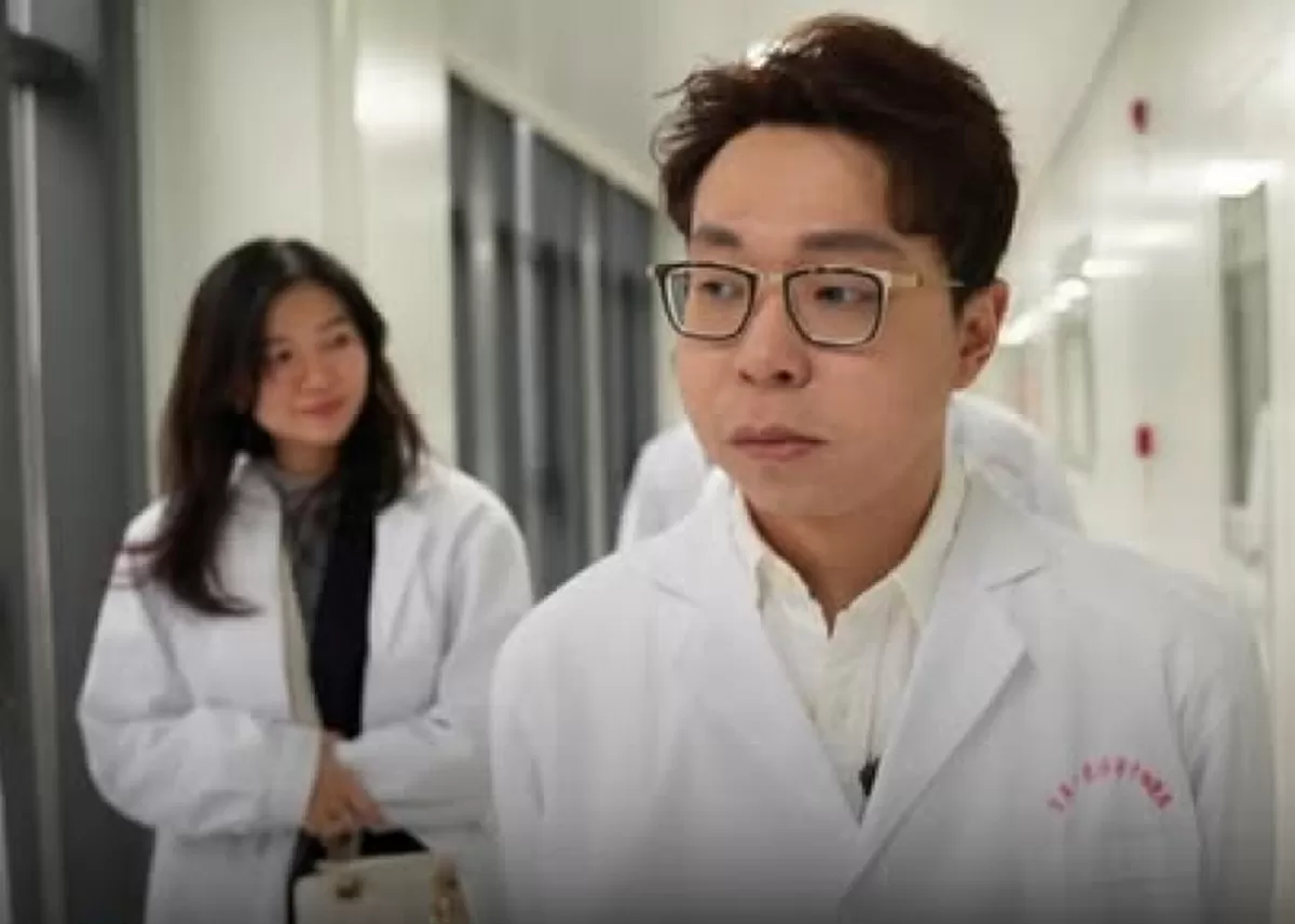 Richard Lee menjadi sorotan publik setelah ditetapkan sebagai tersangka dalam kasus dugaan penipuan produk kecantikan. (Facebook/Maju Indonesia)