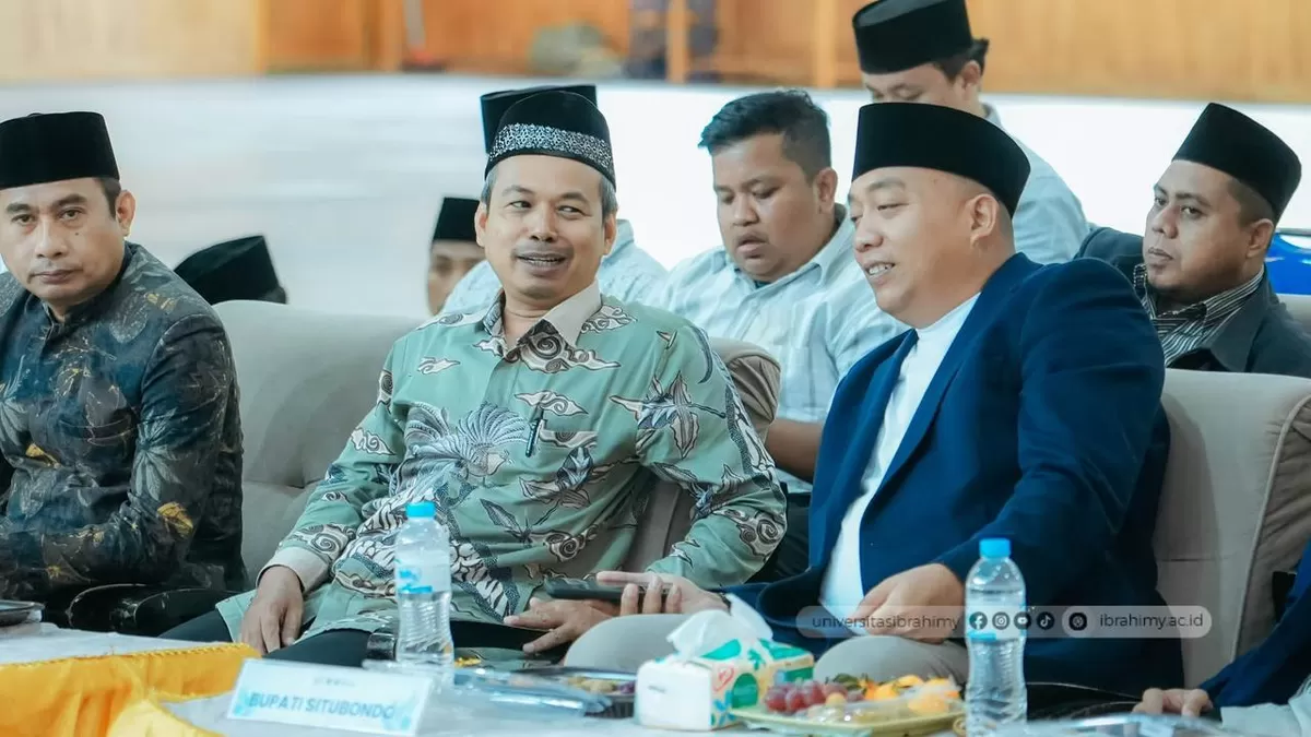 Bupati Situbondo Mas Rio dan Rektor Universitas Ibrahimy Sukorejo, Dr. Khoirul Anwar. (Dok Diskominfo Situbondo.)