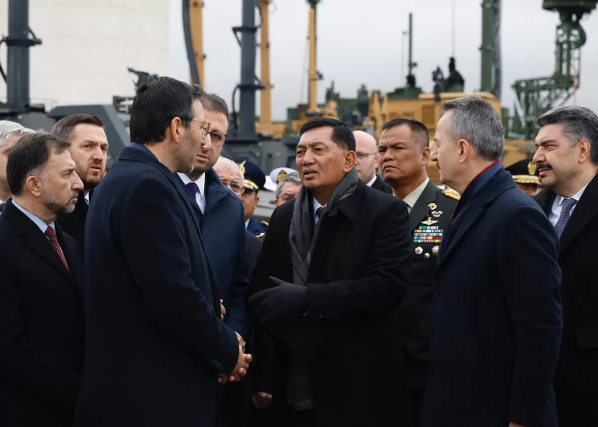 Momen hangat pertemuan delegasi pertahanan Indonesia dan Turki. (X/sjafriesjams)