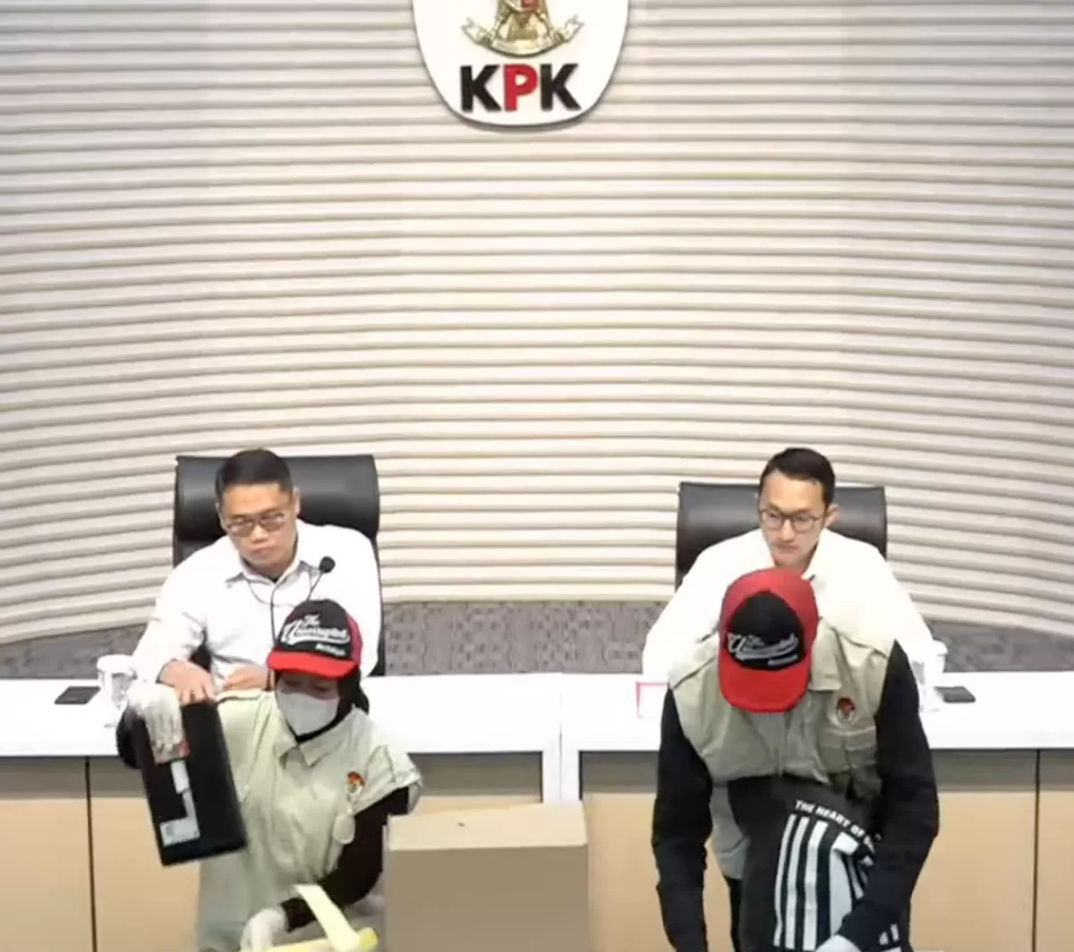 KPK ungkap peran 5 tersangka hingga beberkan barang bukti kasus dugaan korupsi di KPP Madya Jakarta Utara (YouTube KPK RI)