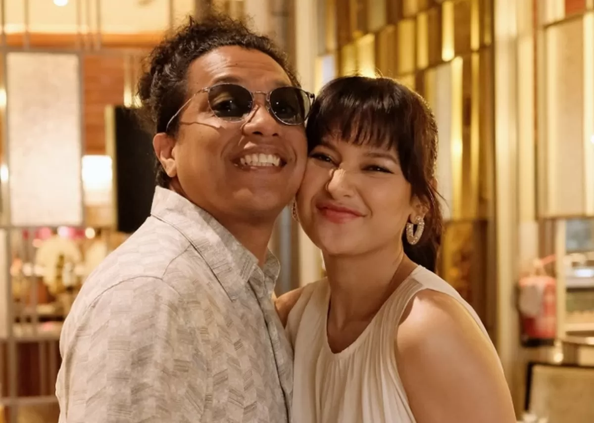 Potret Anniversary Wedding Arie Kriting dan Indah Permatasari yang ke-5. (Instagram/@indahpermatas)