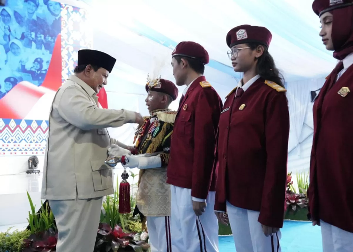 Prabowo Subianto meresmikan Sekolah Rakyat di Banjarbaru.  (X/prabowo)